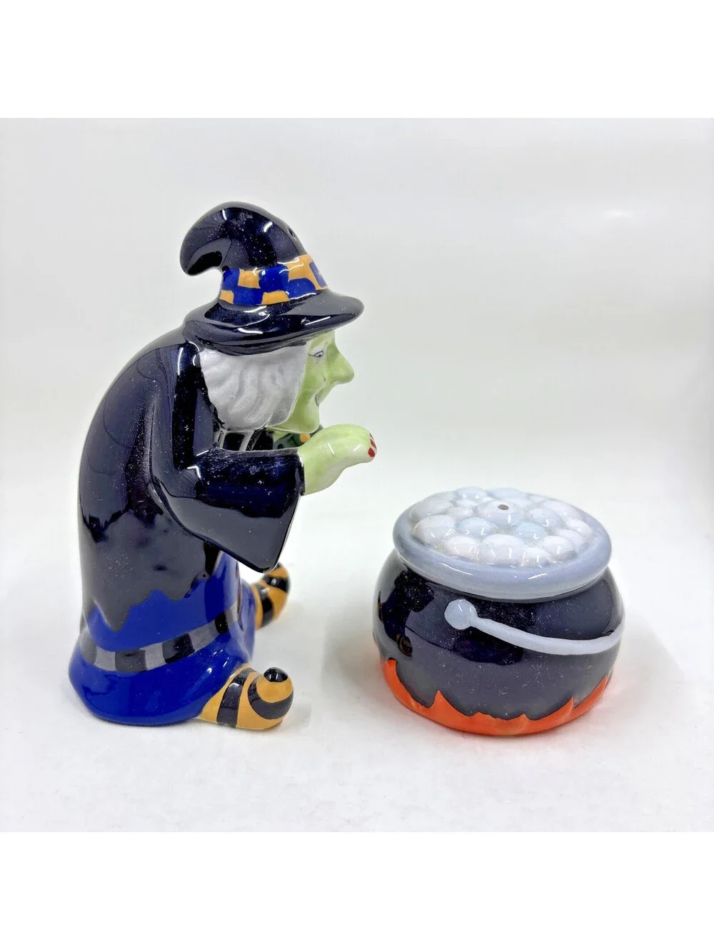 RARE Witch and Cauldron Halloween Salt And Pepper set
